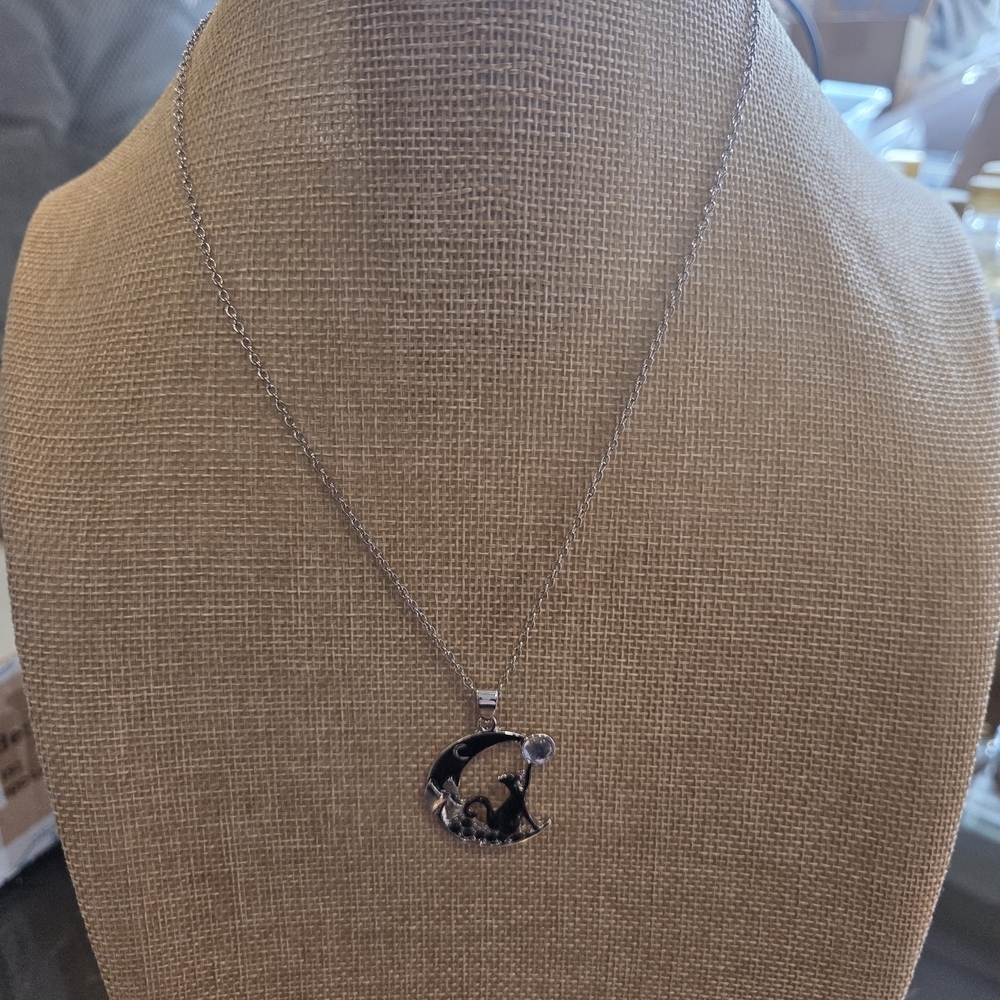 Necklace: Black Cat , Opalite Moon, Sitting On Black Onyx Crystals - Picture 8 of 9